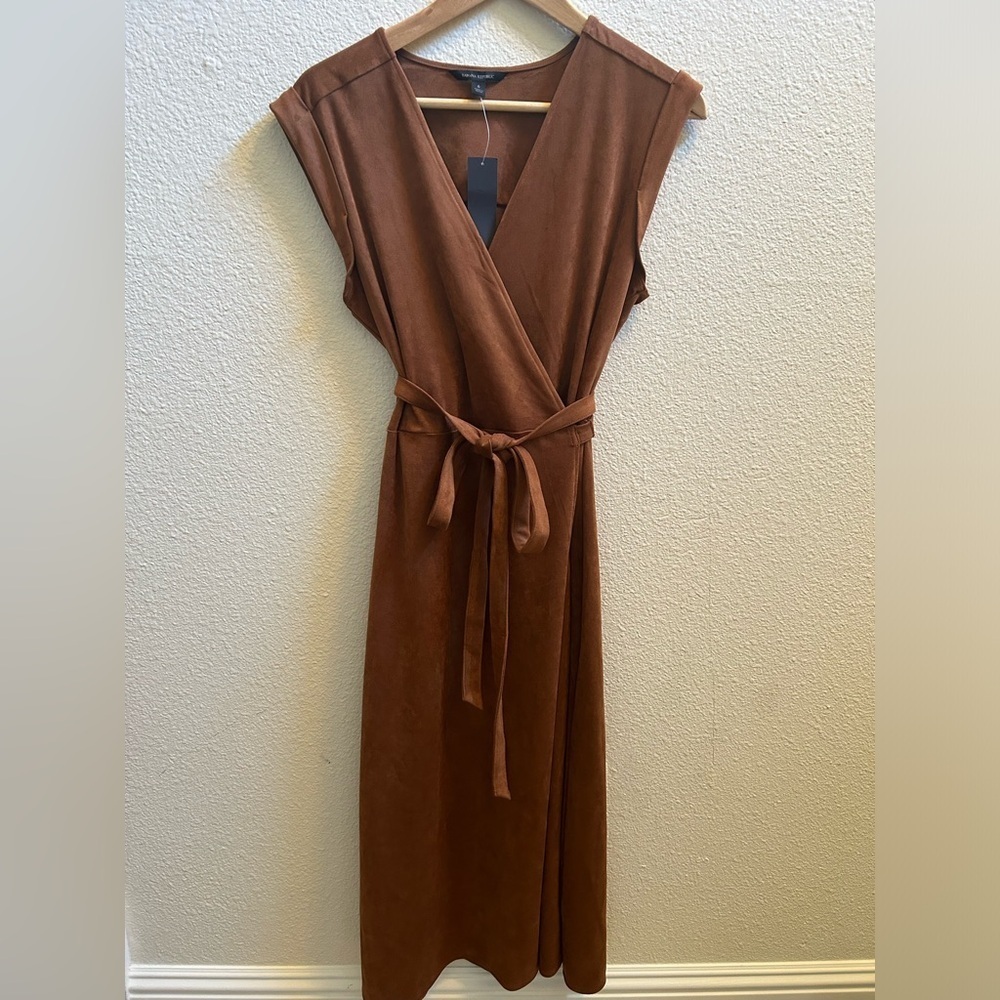 NWT BANANA REPUBLIC Faux Suede Wrap Midi Dress - Picture 4 of 8